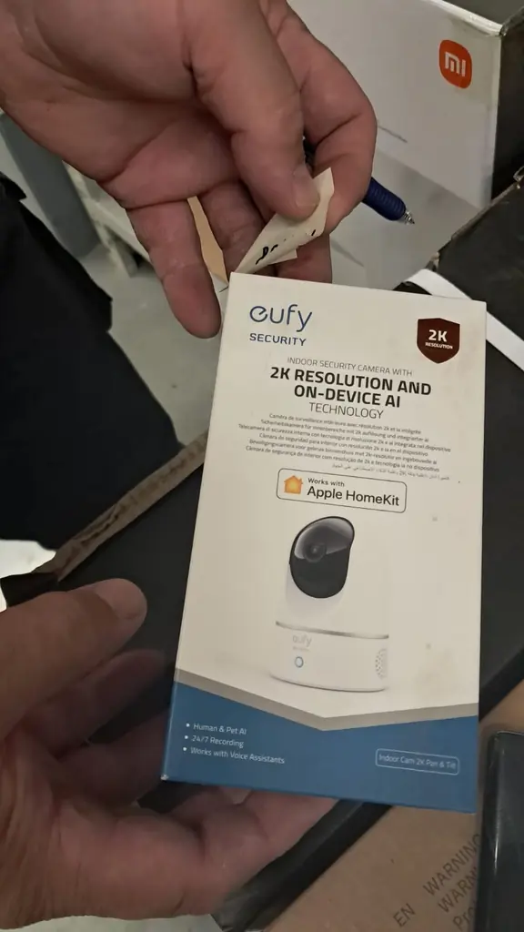 OUTLET-ANKER EUFY INDOOR CAMERA 2K PAN & TILT: BIJELA-UNUTARNJA KAMERA-1